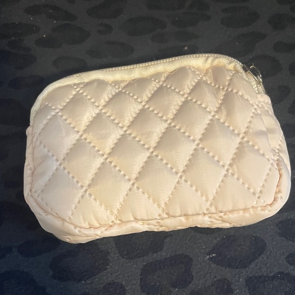 SHEIN Handbags - Small Cream Quilted Women's Wallet